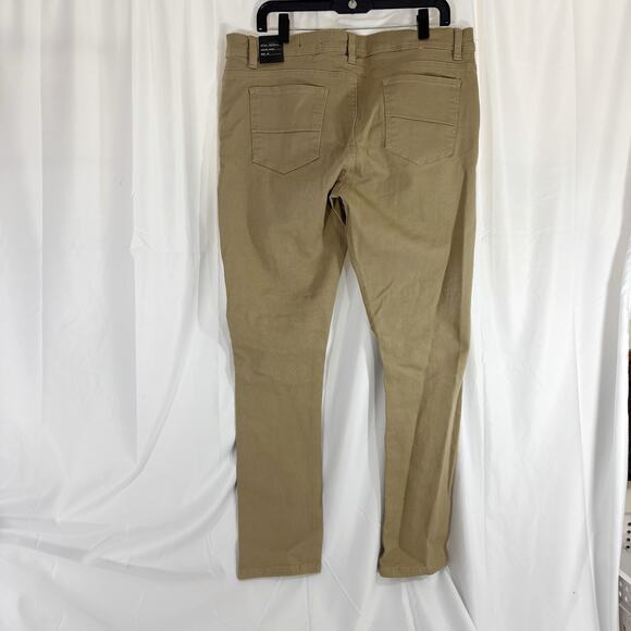 True Rock Men’s Ripped Jeans Tan Distressed Denim Size 38x30 - Picture 2 of 4